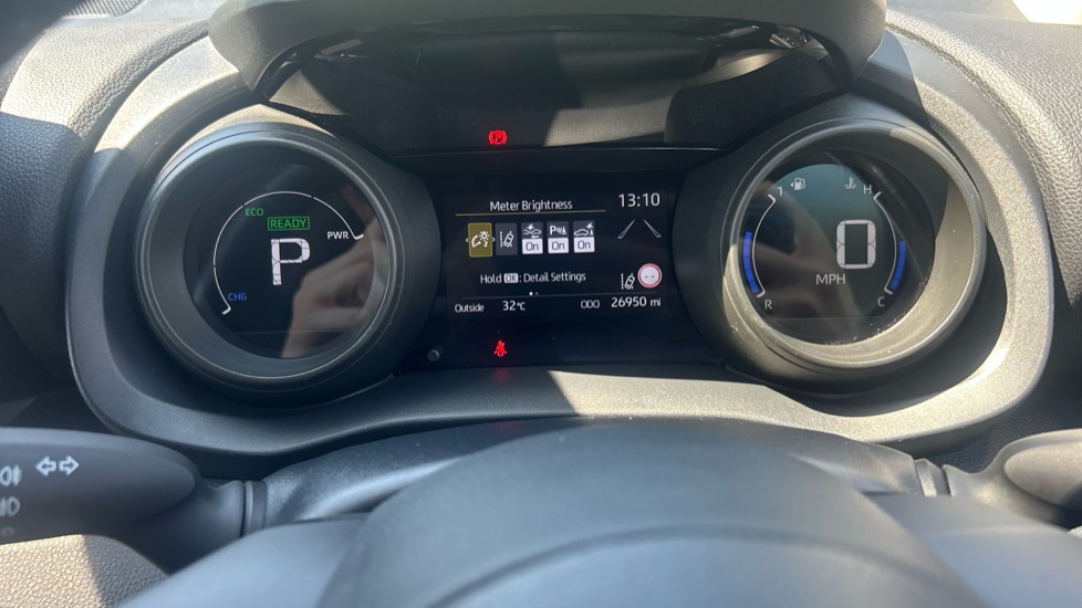 Toyota Yaris 1.5 Hybrid Design 5dr CVT Hybrid Hatchback - Image 18