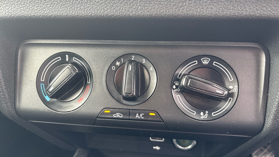 Skoda Fabia 1.0 MPI SE 5dr Petrol Hatchback - Image 23
