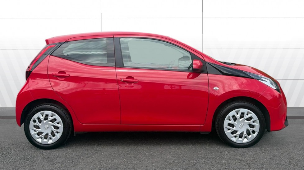 Toyota Aygo 1.0 VVT-i X-Play 5dr Petrol Hatchback - Image 5