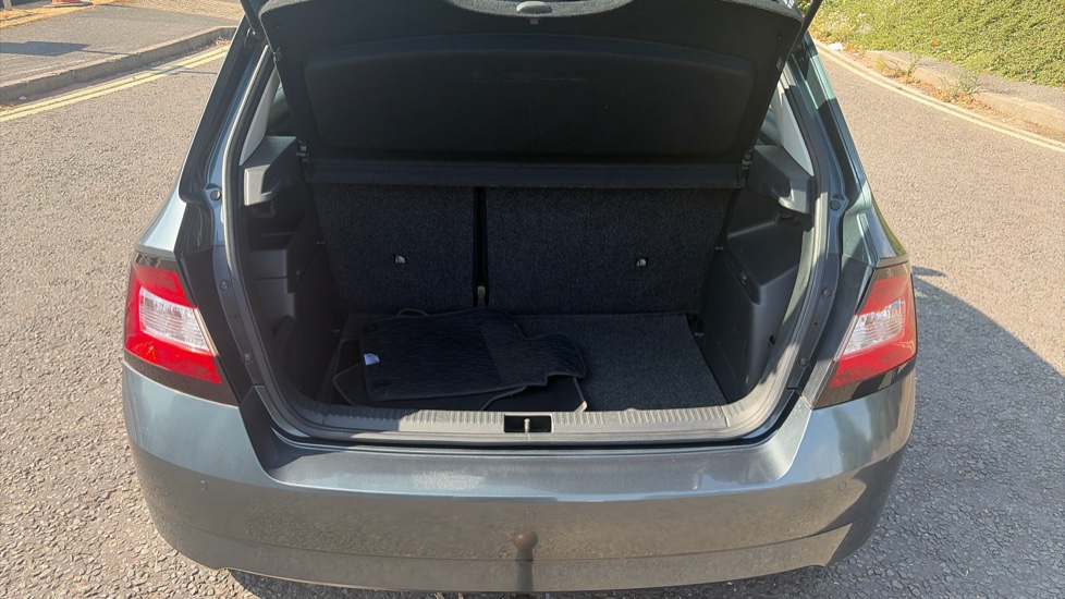 Skoda Fabia 1.2 TSI SE 5dr Petrol Hatchback - Image 4