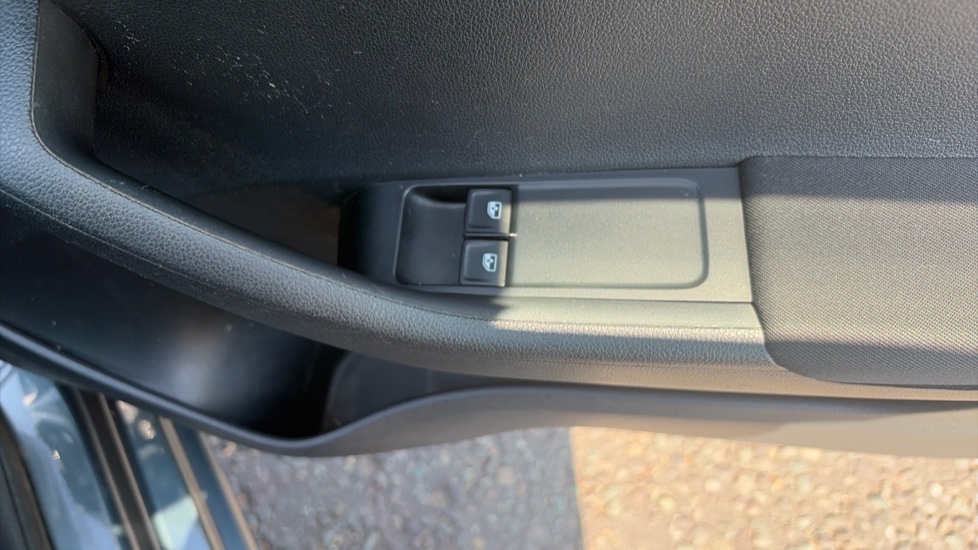 Skoda Fabia 1.2 TSI SE 5dr Petrol Hatchback - Image 29