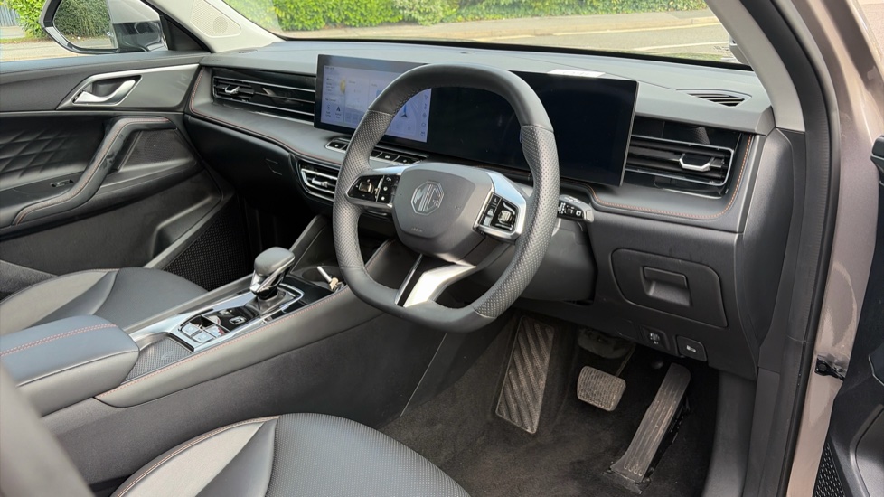 MG HS 1.5 T-GDI Hybrid+ Trophy 5dr Auto Hybrid Hatchback - Image 11