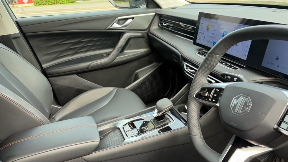 MG HS 1.5 T-GDI Hybrid+ Trophy 5dr Auto Hybrid Hatchback - Image 14