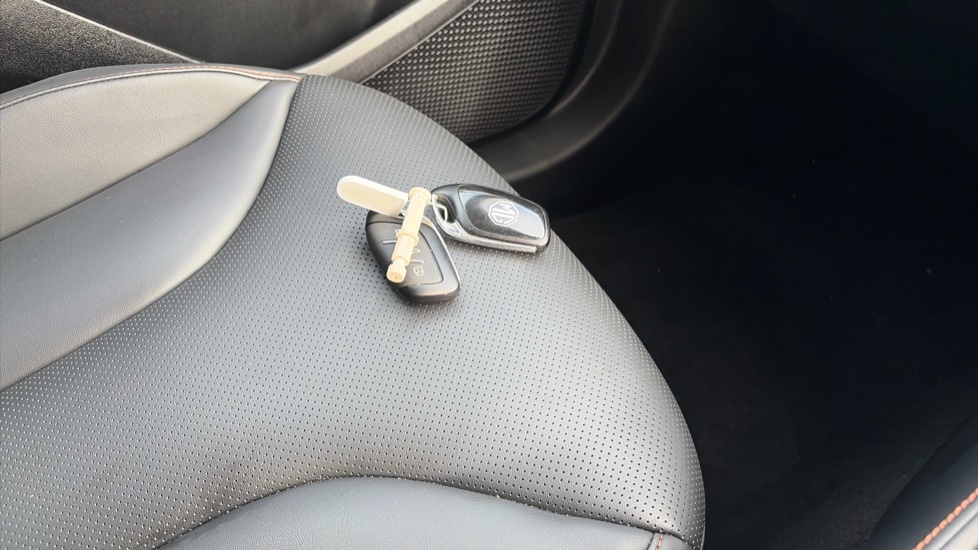 MG HS 1.5 T-GDI Hybrid+ Trophy 5dr Auto Hybrid Hatchback - Image 19