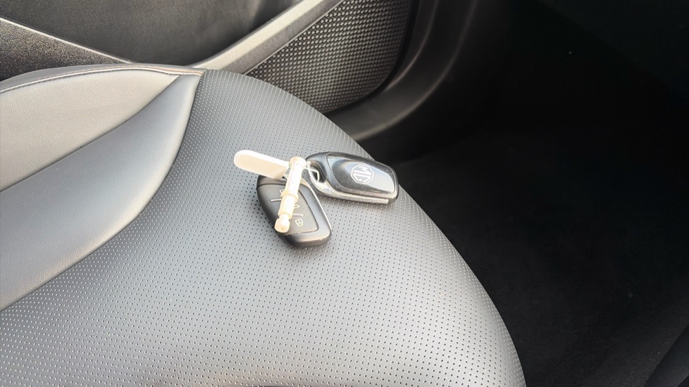MG HS 1.5 T-GDI Hybrid+ Trophy 5dr Auto Hybrid Hatchback - Image 20