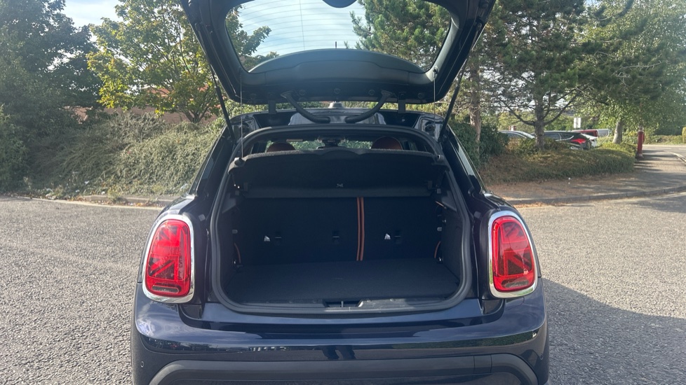 MINI Hatchback 1.5 Cooper Exclusive 5dr Auto Petrol Hatchback - Image 4