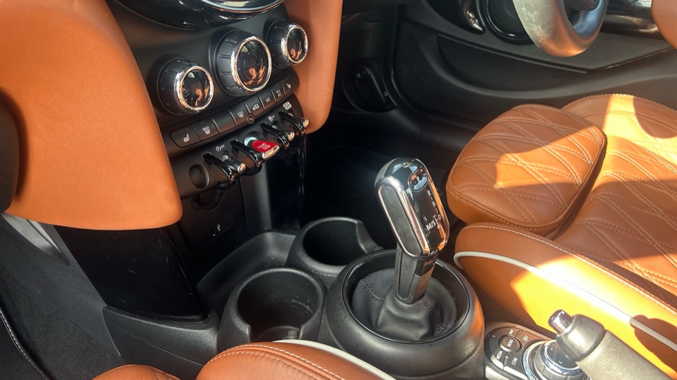 MINI Hatchback 1.5 Cooper Exclusive 5dr Auto Petrol Hatchback - Image 13