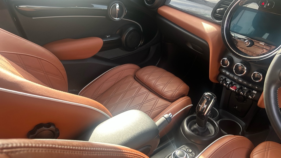 MINI Hatchback 1.5 Cooper Exclusive 5dr Auto Petrol Hatchback - Image 14