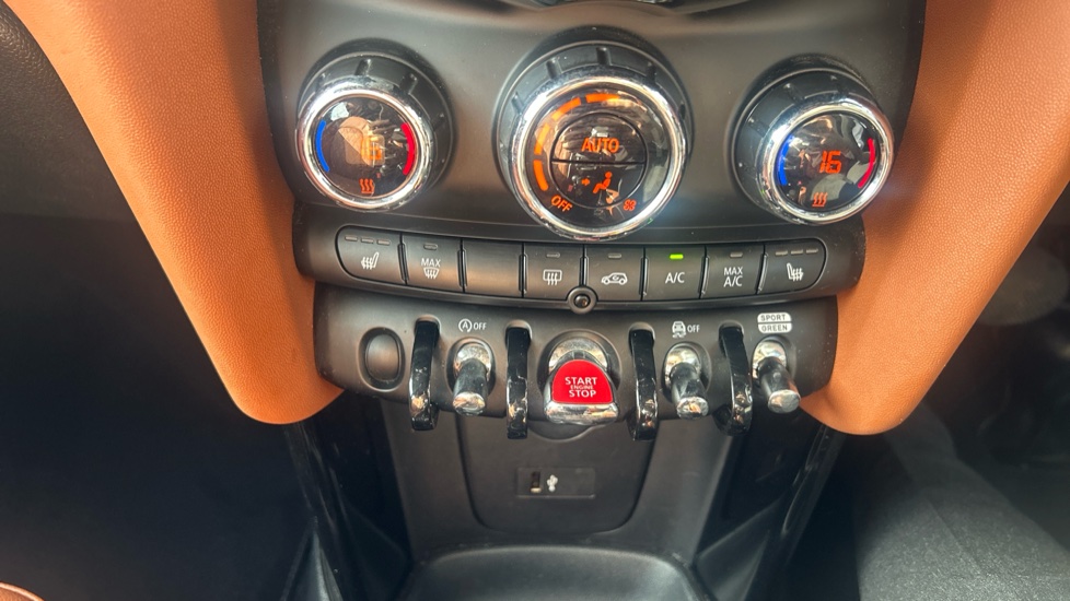 MINI Hatchback 1.5 Cooper Exclusive 5dr Auto Petrol Hatchback - Image 22