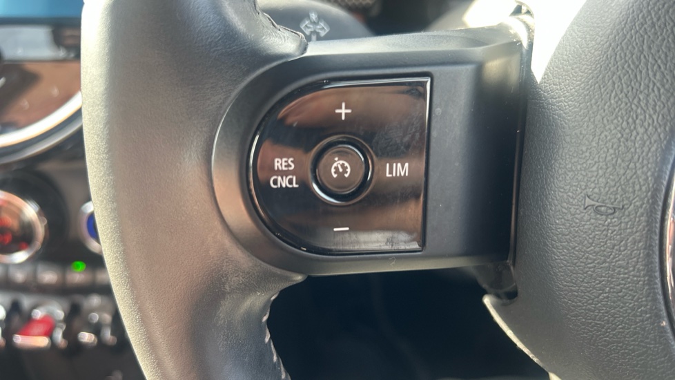 MINI Hatchback 1.5 Cooper Exclusive 5dr Auto Petrol Hatchback - Image 27