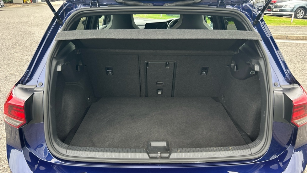 Volkswagen Golf 1.5 TSI 150 R-Line 5dr Petrol Hatchback - Image 4