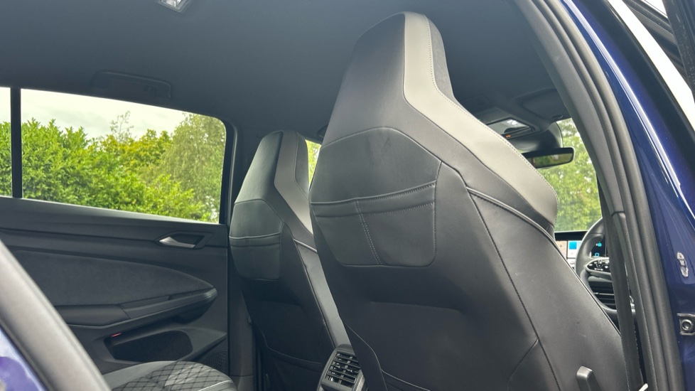 Volkswagen Golf 1.5 TSI 150 R-Line 5dr Petrol Hatchback - Image 33