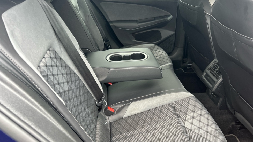 Volkswagen Golf 1.5 TSI 150 R-Line 5dr Petrol Hatchback - Image 34