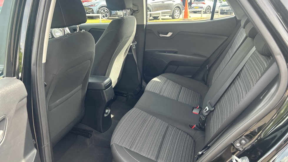 Kia Stonic 1.6 CRDi 2 5dr Diesel Estate - Image 16