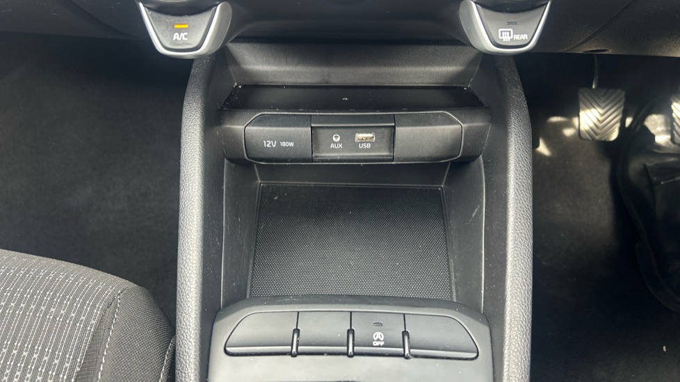 Kia Stonic 1.6 CRDi 2 5dr Diesel Estate - Image 25