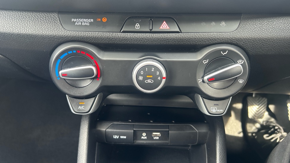 Kia Stonic 1.6 CRDi 2 5dr Diesel Estate - Image 28