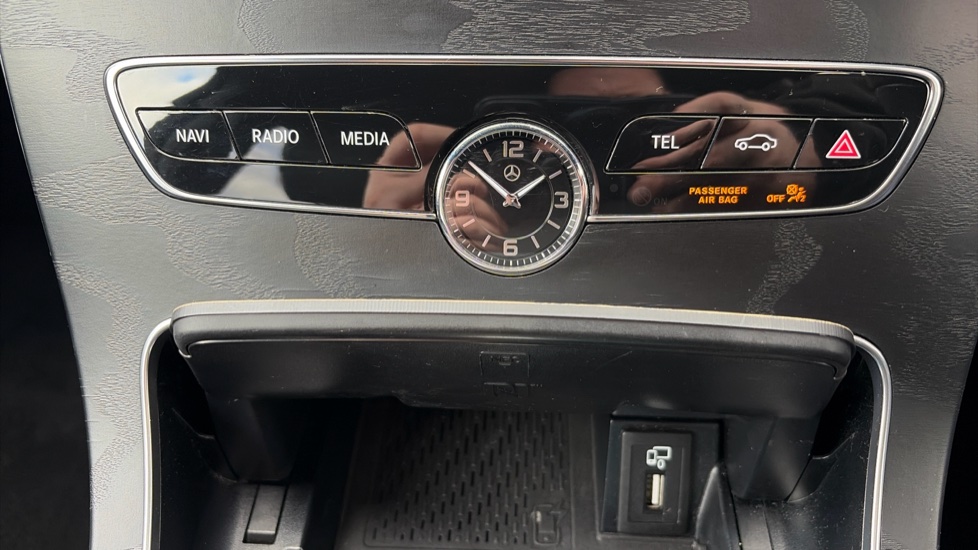 Mercedes-Benz C-Class C220d AMG Line Premium 4dr 9G-Tronic Diesel Saloon - Image 27
