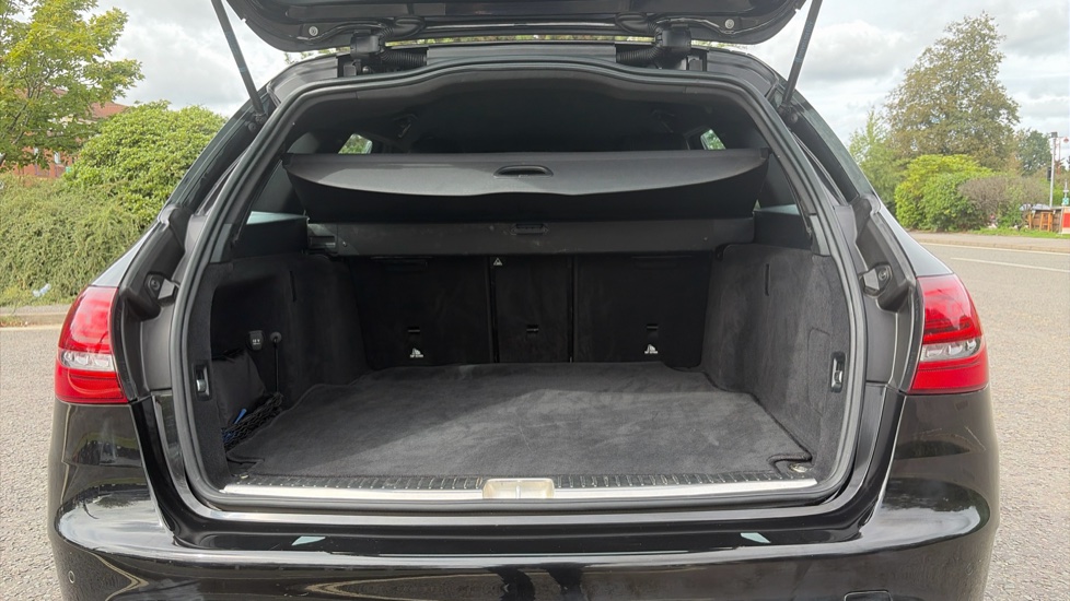 Mercedes-Benz C-Class C200 AMG Line Premium 5dr 9G-Tronic Petrol Estate - Image 4
