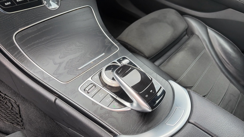Mercedes-Benz C-Class C200 AMG Line Premium 5dr 9G-Tronic Petrol Estate - Image 13