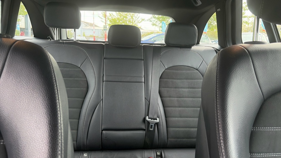 Mercedes-Benz C-Class C200 AMG Line Premium 5dr 9G-Tronic Petrol Estate - Image 15