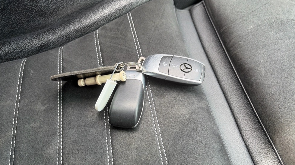 Mercedes-Benz C-Class C200 AMG Line Premium 5dr 9G-Tronic Petrol Estate - Image 19
