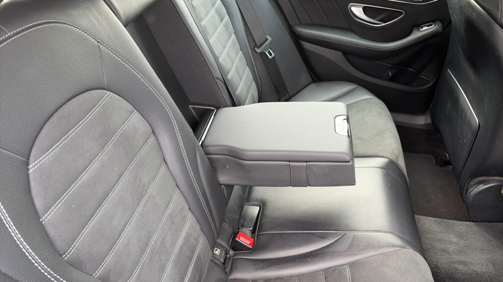Mercedes-Benz C-Class C200 AMG Line Premium 5dr 9G-Tronic Petrol Estate - Image 38