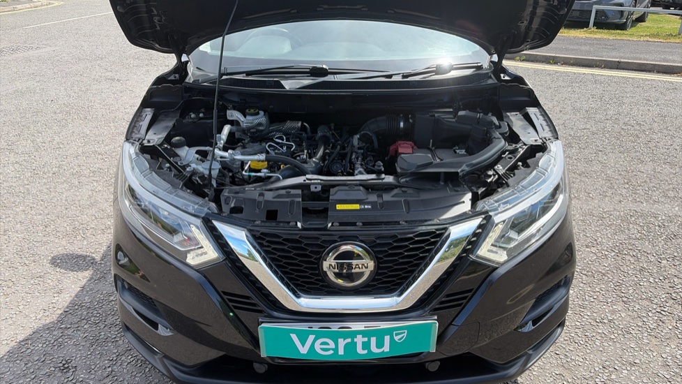 Nissan Qashqai 1.3 DiG-T Acenta Premium 5dr Petrol Hatchback - Image 8