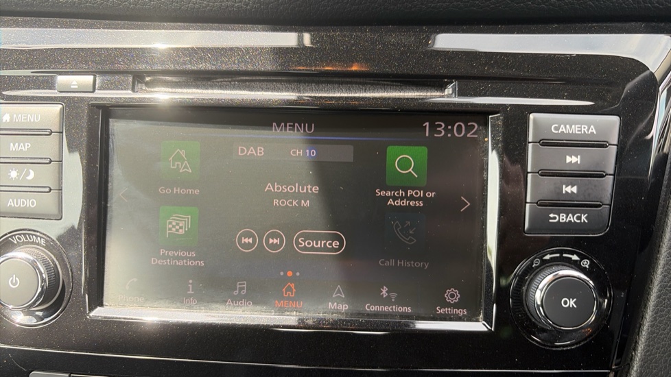 Nissan Qashqai 1.3 DiG-T Acenta Premium 5dr Petrol Hatchback - Image 12