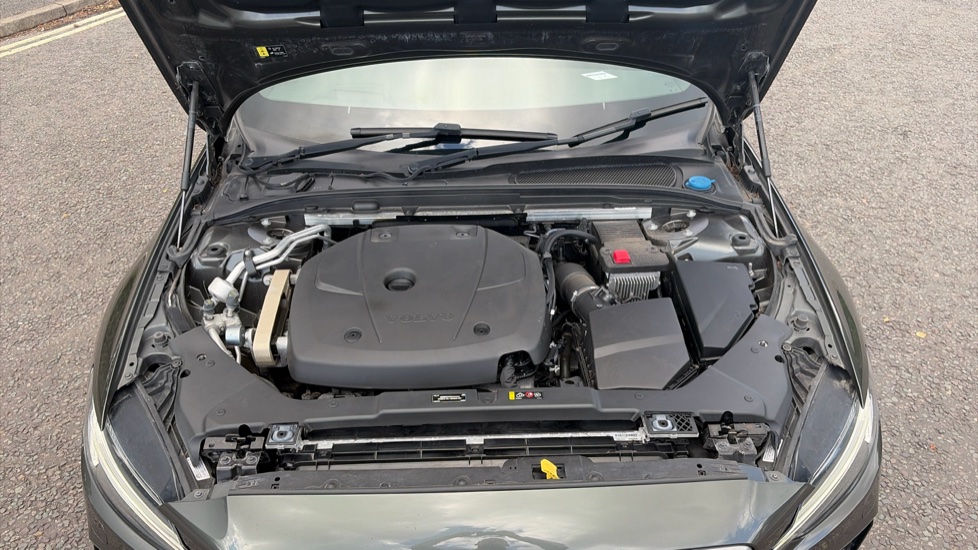 Volvo S60 2.0 T5 R DESIGN Plus 4dr Auto Petrol Saloon - Image 8