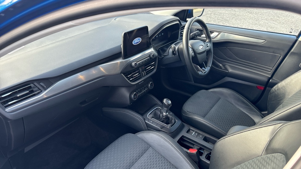 Ford Focus 1.0 EcoBoost Hybrid mHEV 125 Titanium X Ed 5dr Petrol Hatchback - Image 9