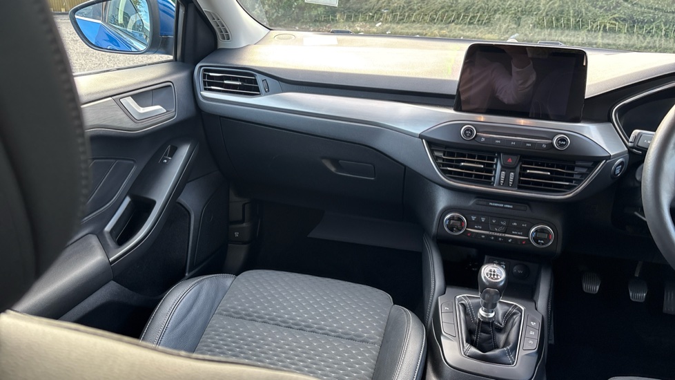 Ford Focus 1.0 EcoBoost Hybrid mHEV 125 Titanium X Ed 5dr Petrol Hatchback - Image 14