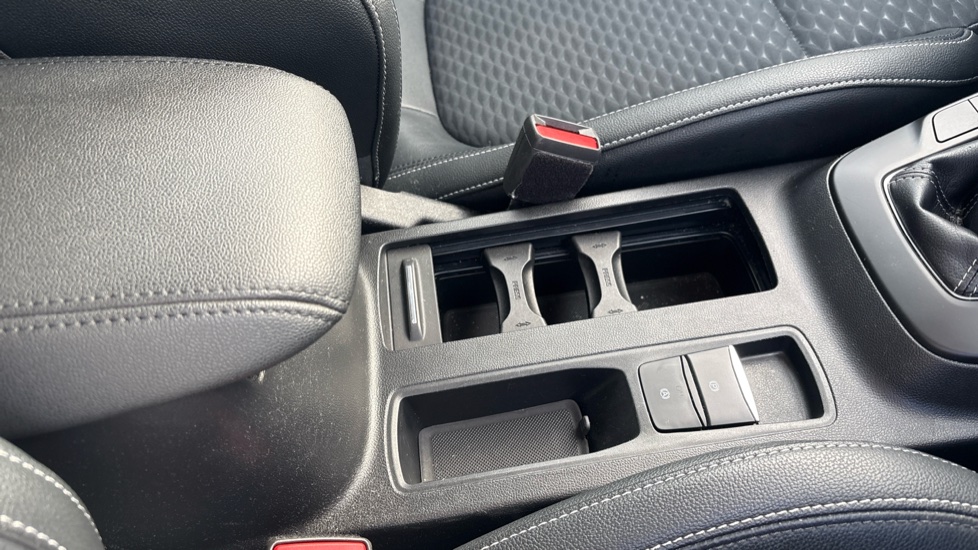 Ford Focus 1.0 EcoBoost Hybrid mHEV 125 Titanium X Ed 5dr Petrol Hatchback - Image 17