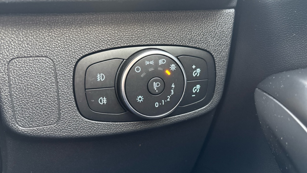 Ford Focus 1.0 EcoBoost Hybrid mHEV 125 Titanium X Ed 5dr Petrol Hatchback - Image 24