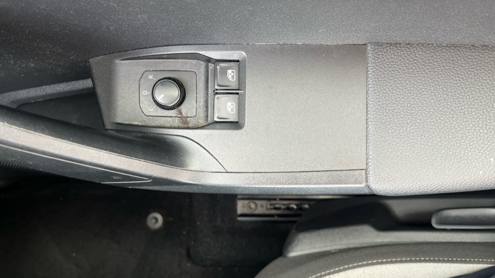 SEAT Ibiza 1.0 TSI 95 SE Technology [EZ] 5dr Petrol Hatchback - Image 27