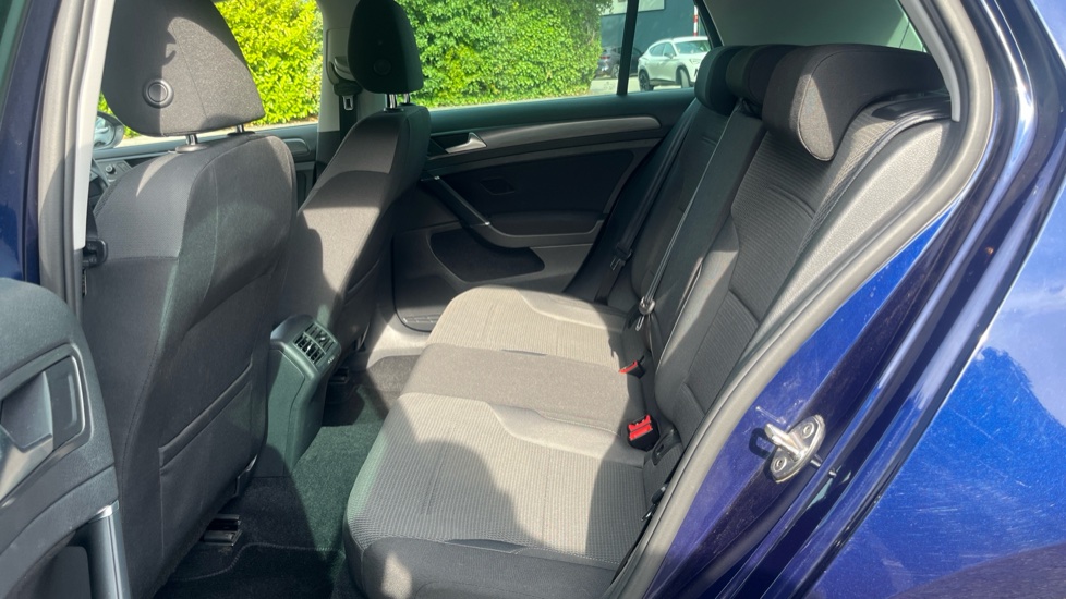 Volkswagen Golf 1.6 TDI Match 5dr DSG Diesel Hatchback - Image 16
