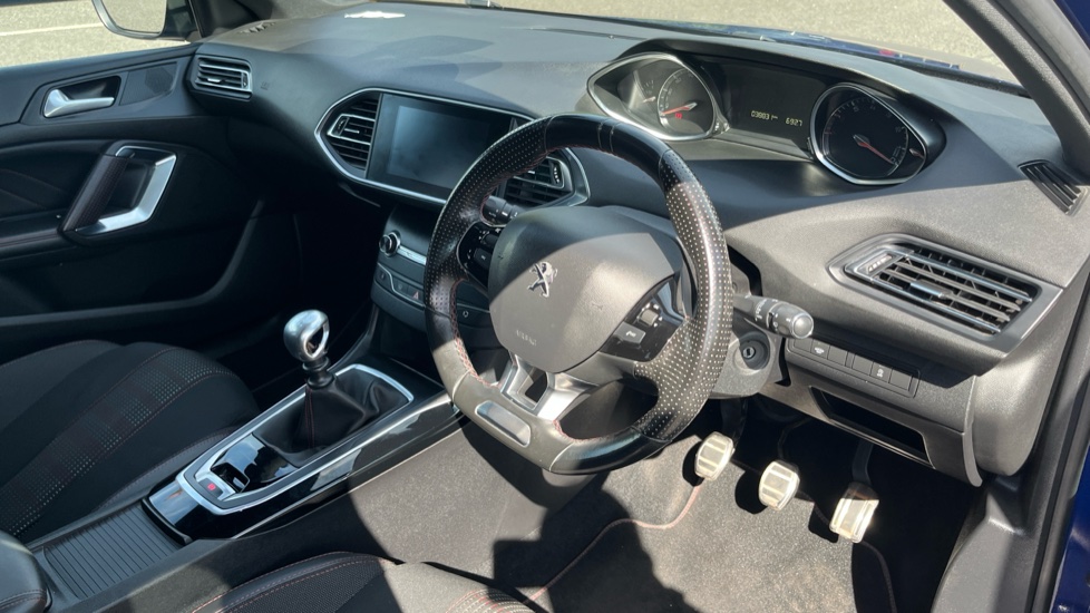 Peugeot 308 1.2 PureTech 130 GT Line 5dr Petrol Estate - Image 11