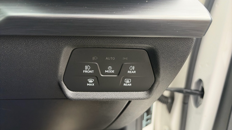 CUPRA Leon 2.0 TSI VZ1 5dr DSG Petrol Hatchback - Image 31