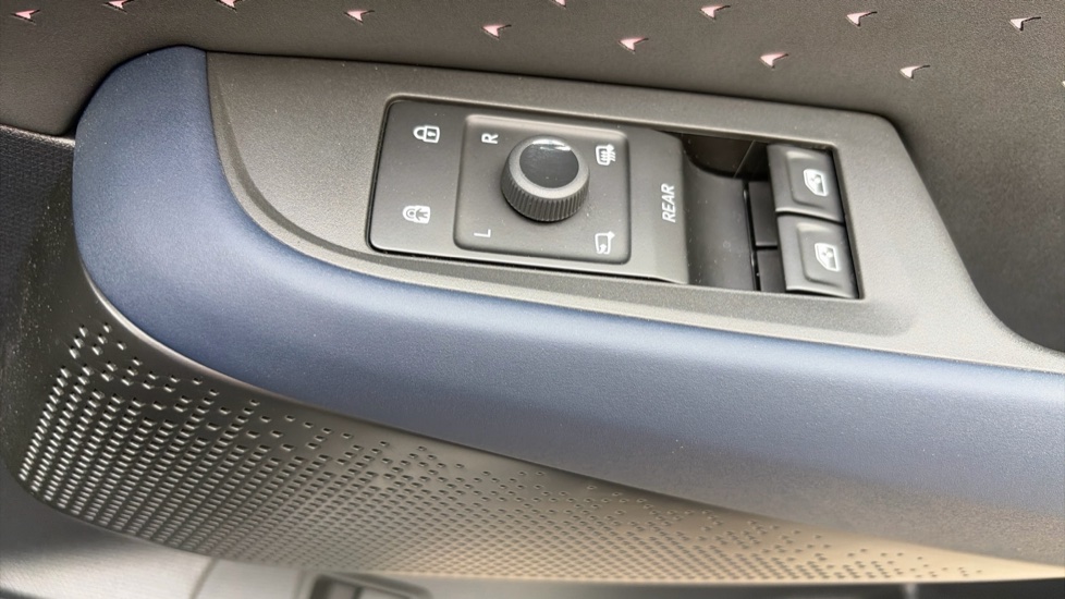 CUPRA Tavascan 250kW VZ1 77kWh AWD 5dr Auto [Winter Pack] Electric Estate - Image 31