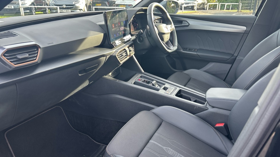 CUPRA Leon 2.0 TSI 300 VZ2 Design Edition 5dr DSG Petrol Hatchback - Image 2
