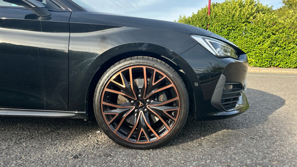 CUPRA Leon 2.0 TSI 300 VZ2 Design Edition 5dr DSG Petrol Hatchback - Image 5