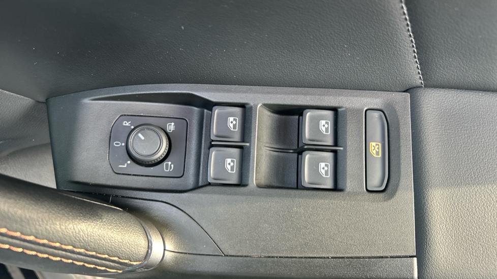 CUPRA Leon 2.0 TSI 300 VZ2 Design Edition 5dr DSG Petrol Hatchback - Image 19