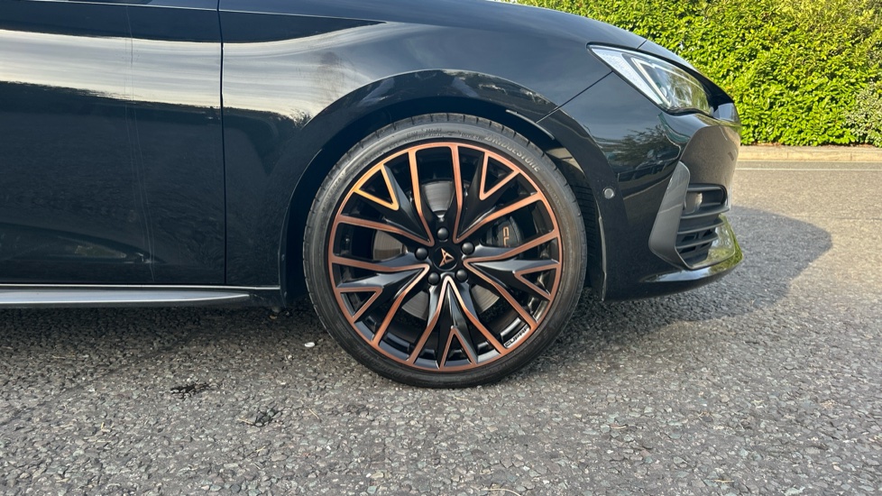CUPRA Leon 2.0 TSI 300 VZ2 Design Edition 5dr DSG Petrol Hatchback - Image 21