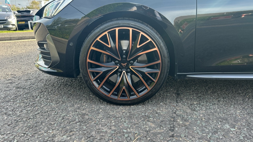 CUPRA Leon 2.0 TSI 300 VZ2 Design Edition 5dr DSG Petrol Hatchback - Image 24