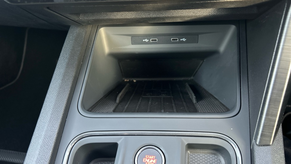 CUPRA Leon 2.0 TSI 300 VZ2 Design Edition 5dr DSG Petrol Hatchback - Image 30