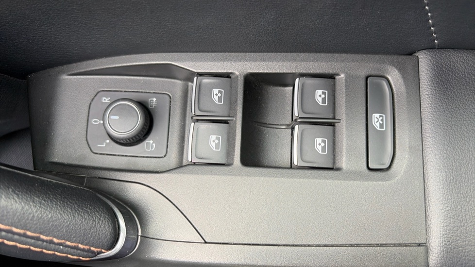 CUPRA Leon 2.0 TSI VZ1 5dr DSG Petrol Hatchback - Image 37