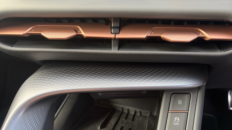 CUPRA Terramar 1.5 eTSI 150 V2 5dr DSG Petrol Hatchback - Image 26