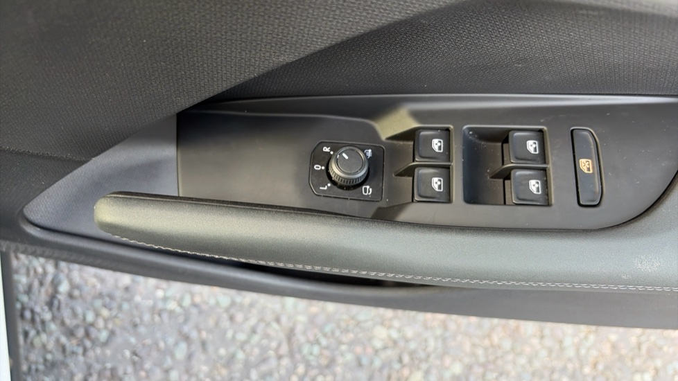CUPRA Terramar 1.5 eTSI 150 V2 5dr DSG Petrol Hatchback - Image 34