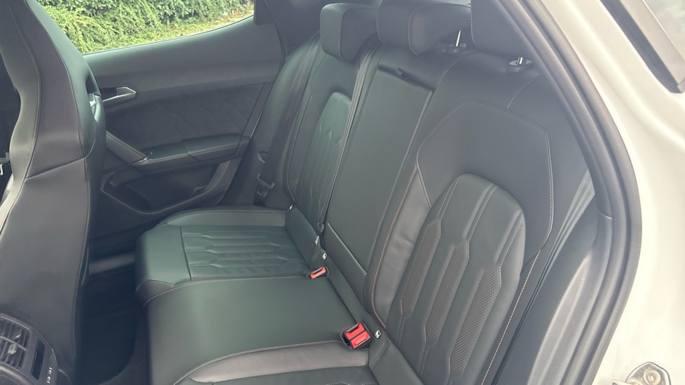 CUPRA Formentor 1.4 eHybrid 204 V2 5dr DSG Estate - Image 16
