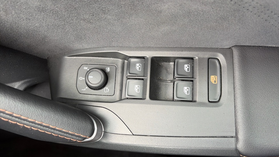 CUPRA Leon 1.5 TSI 150 V2 5dr Petrol Hatchback - Image 39