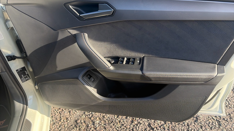 CUPRA Leon 1.5 eTSI 150 V2 5dr DSG Petrol Estate - Image 19